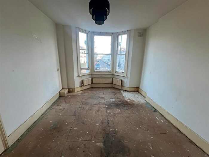 1 Bedroom Flat For Sale In Bloom Park Road, London, SW6