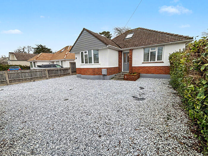 5 Bedroom Detached House For Sale In Burton, Christchurch, BH23