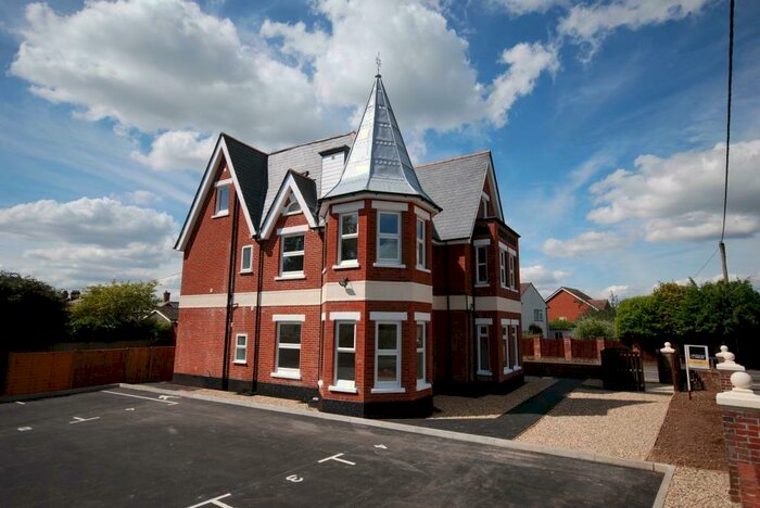 1 Bedroom Flat To Rent In Fordingbridge, Hampshire, SP6