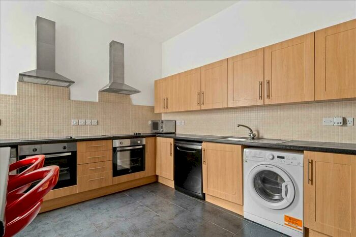 9 Bedroom End Of Terrace House To Rent In Gordon Terrace, Plymouth, PL4