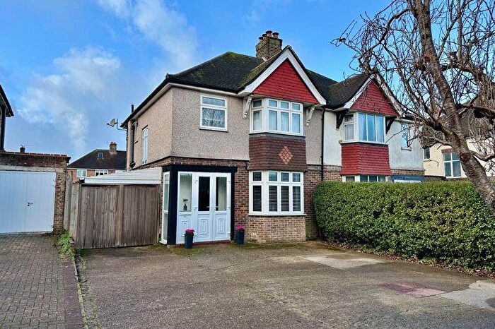 3 Bedroom Semi-Detached House For Sale In Limpsfield Road, Sanderstead, CR2