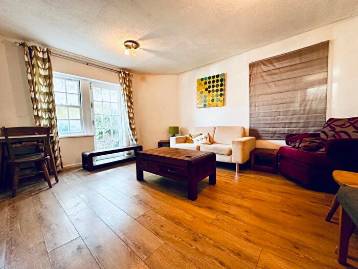 1 Bedroom Flat To Rent In Rockstone Lane, Southampton, SO14