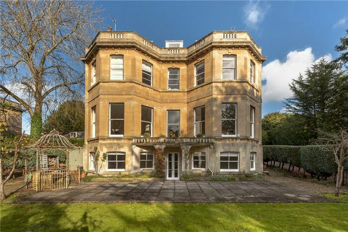 2 Bedroom Flat To Rent In Summerfield House, Weston Park, Bath, Somerset, BA1