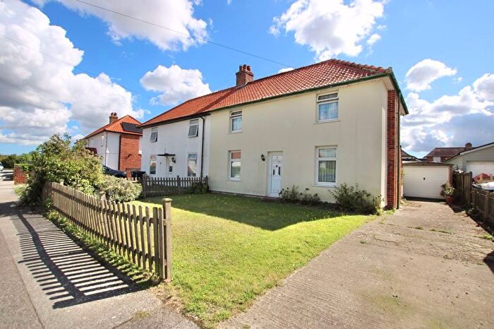 3 Bedroom Semi-detached House For Sale In The Crescent, Dover, CT15