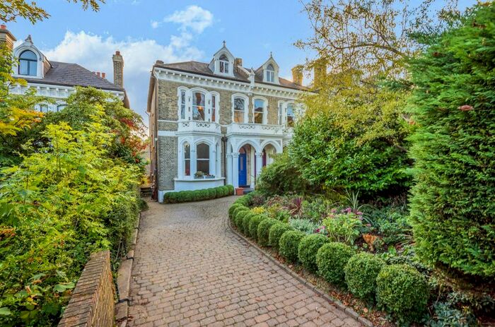 5 Bedroom Semi-Detached House To Rent In Manor Mount, London, SE23