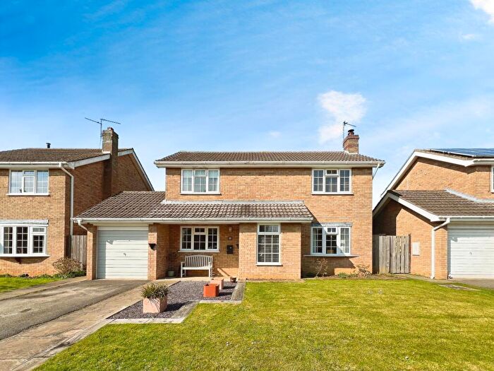 4 Bedroom Detached House For Sale In Millfield Crescent, Caythorpe, Grantham, NG32