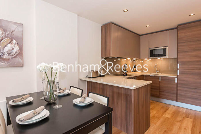 2 Bedroom Apartment To Rent In Boulevard Drive, Colindale, NW9