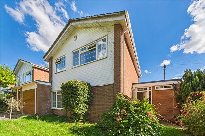 3 Bedroom Detached House For Sale In Longhurst Close, Caversham, Reading, Berkshire, RG4