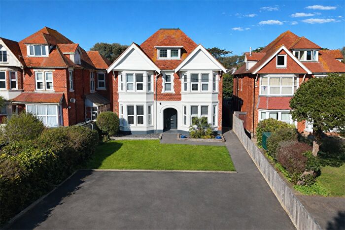 2 Bedroom Flat For Sale In Southbourne, BH6