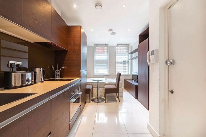 1 Bedroom Flat To Rent In Albany House, London, WC1H