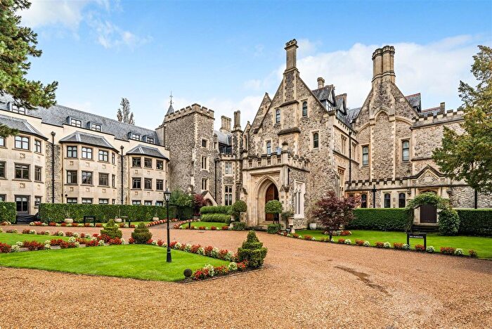 2 Bedroom Flat For Sale In Wood Lane, Stanmore, HA7