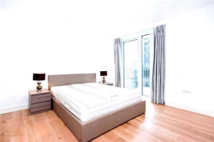 2 Bedroom Apartment To Rent In Admiralty House, Vaughan Way, London, E1W