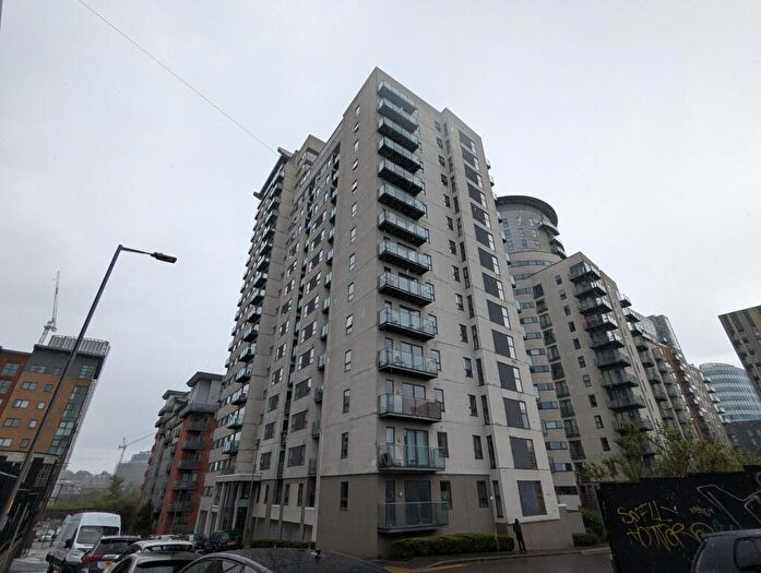2 Bedroom Flat To Rent In Britton House, M4