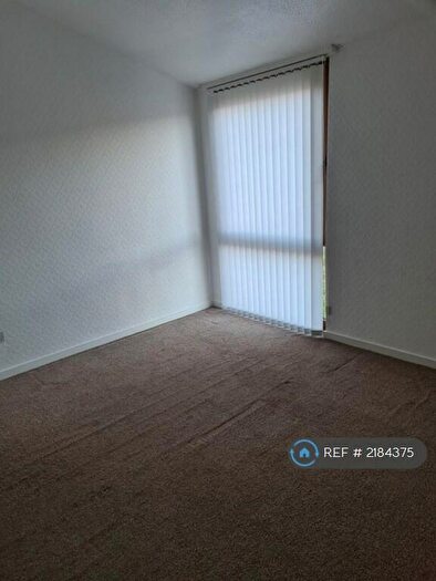 2 Bedroom End Of Terrace House To Rent In Sundrum Pl, Kilwinning, KA13