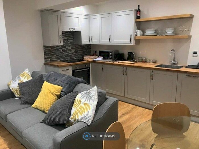 2 Bedroom Flat To Rent In Harvey Street, Folkestone, CT20