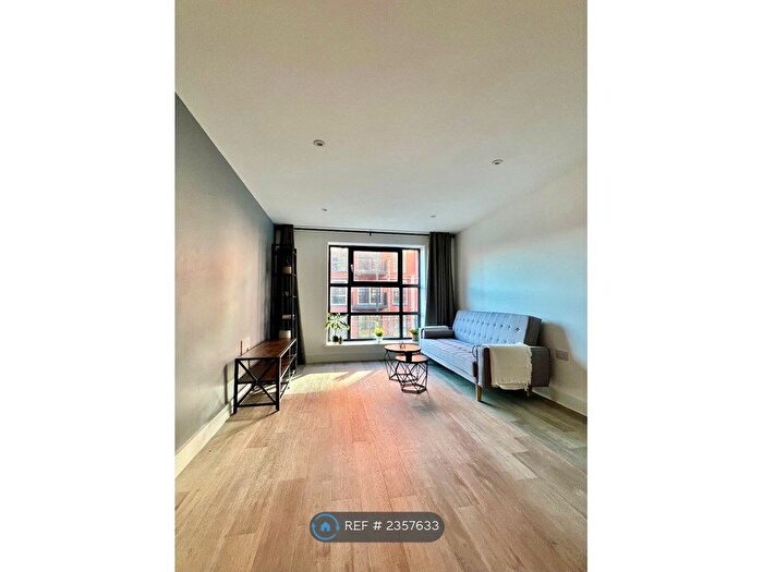 1 Bedroom Flat To Rent In Digbeth Square, Birmingham, B12