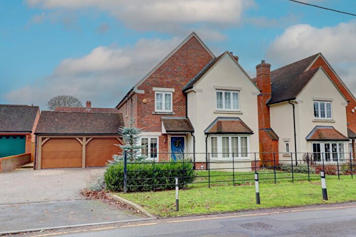 4 Bedroom Detached House For Sale In Picts Lane, Princes Risborough, Buckinghamshire, HP27