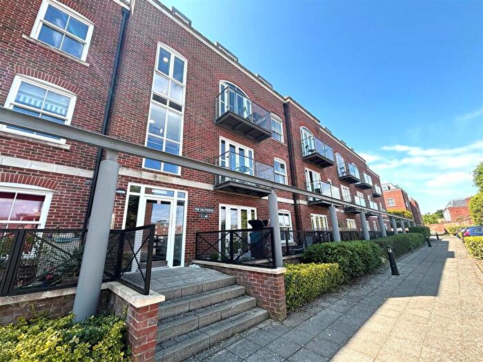 Studio To Rent In Salt Meat Lane, Gosport, PO12