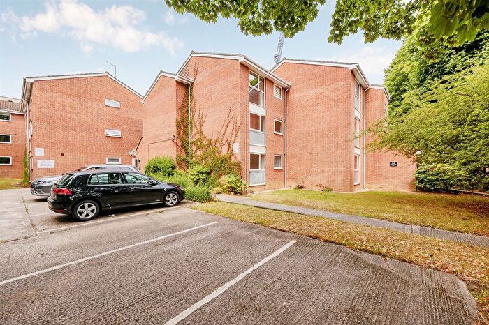 1 Bedroom Flat For Sale In Bollo Bridge Road, Acton, W3