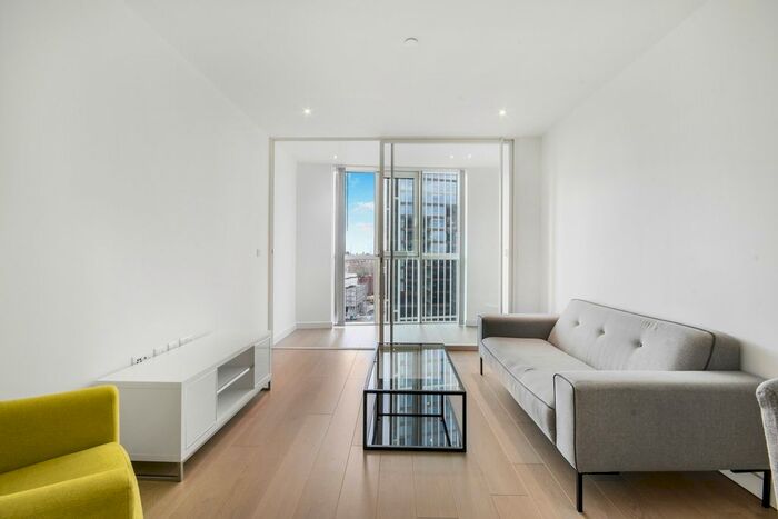 1 Bedroom Flat To Rent In Sky Gardens, Wandsworth Road, Vauxhall, SW8