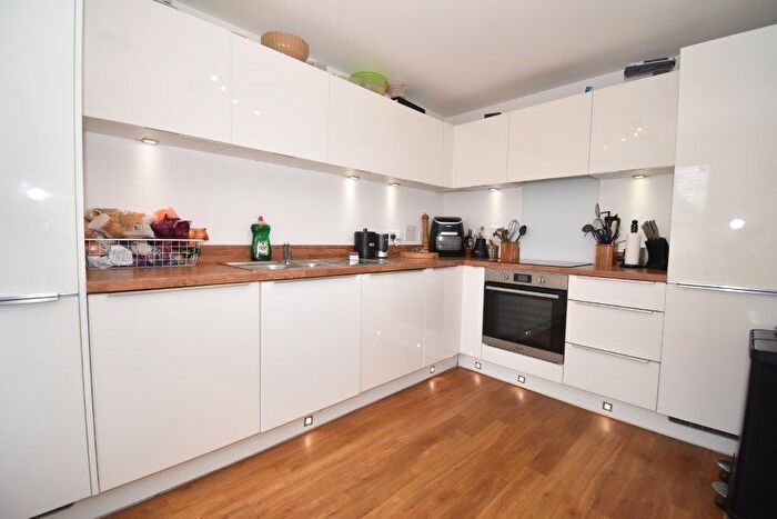 3 Bedroom Town House For Sale In Yonder Acre Way, Cranbrook, Exeter, EX5