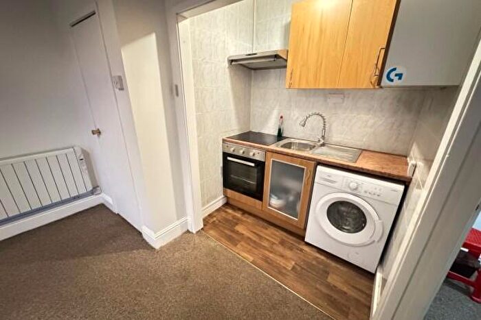 1 Bedroom Flat To Rent In Newport Road Cardiff, CF24