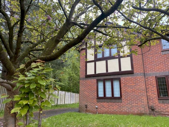 2 Bedroom Semi-Detached House To Rent In Chaffinch Close, Sharston, Manchester, M22