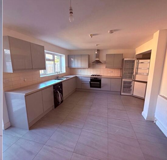 4 Bedroom Terraced House To Rent In Beansland Grove, Chadwell Heath, RM6