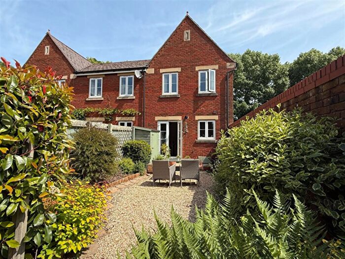 2 Bedroom Terraced House To Rent In Gras Lawn, Exeter, EX2