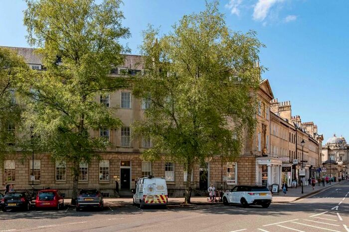 2 Bedroom Apartment To Rent In Laura Place, BA2