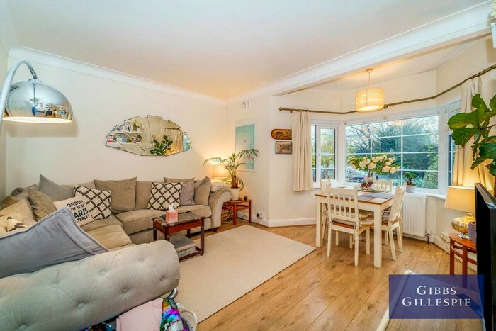 3 Bedroom Flat To Rent In Penwerris Court, Great West Road, Hounslow, TW5