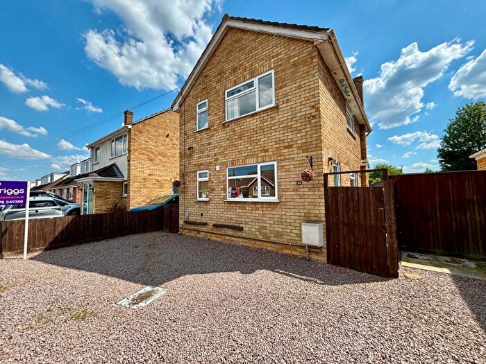 3 Bedroom Detached House For Sale In The Grove, Market Deeping, PE6