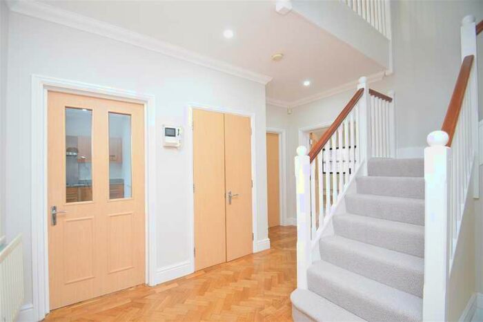 4 Bedroom Apartment To Rent In Monterey Lodge, Frithwood Avenue, Northwood, HA6