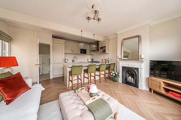 2 Bedroom Maisonette To Rent In Graham Road, London, SW19