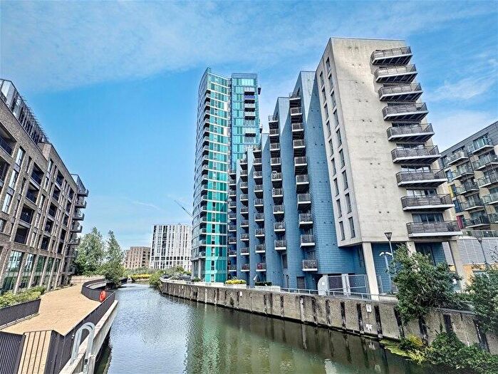 2 Bedroom Flat To Rent In High Street, Stratford, E15