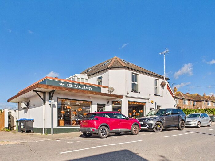 2 Bedroom Flat To Rent In Peartree Lane, Bexhill On Sea, TN39