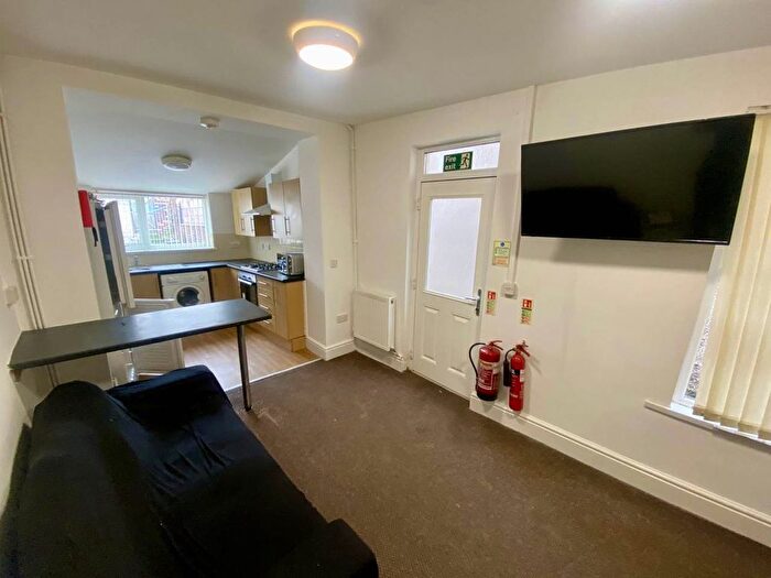 4 Bedroom Property To Rent In Rhyddings Terrace, Brynmill, Swansea, SA2