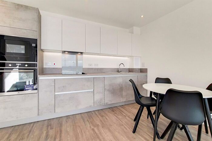 2 Bedroom Flat To Rent In Fresh Wharf Road, Barking, Essex, IG11