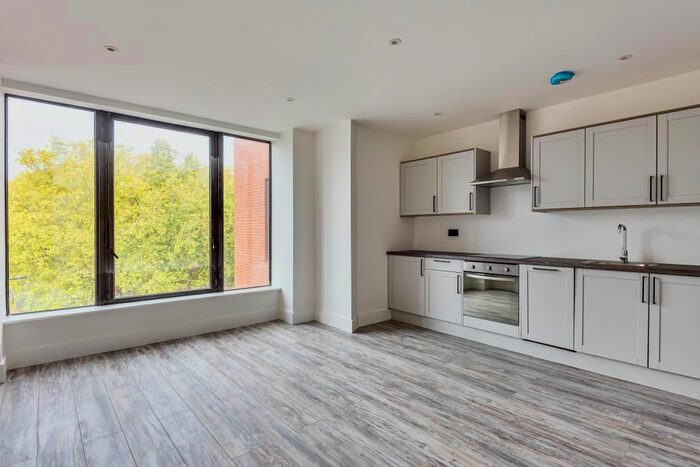 2 Bedroom Flat To Rent In Swindon, Wiltshire, SN1