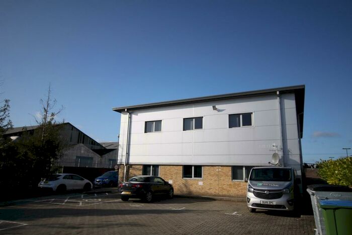 Studio To Rent In Segensworth Road, Fareham, PO15