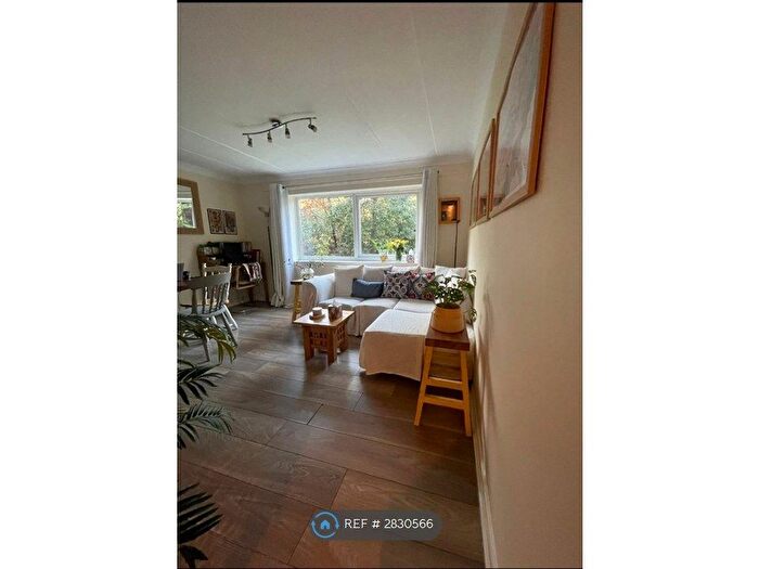 1 Bedroom Flat To Rent In Moor End Court, Salford, M7