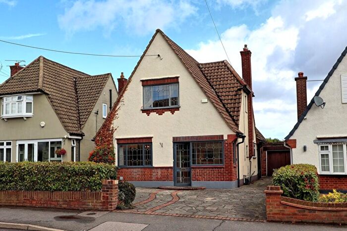 3 Bedroom Detached House For Sale In Thundersley, SS7
