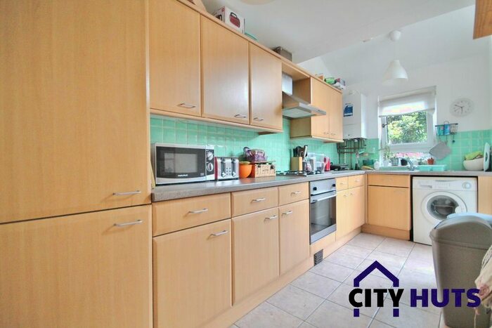 4 Bedroom Maisonette To Rent In Staveley Close, Islington, N7