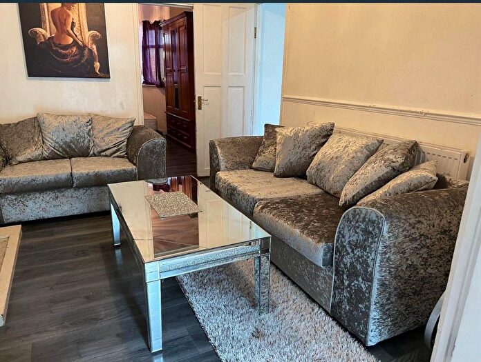 2 Bedroom Flat To Rent In Blackmore Avenue, Southall, UB1