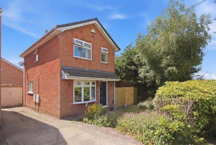 3 Bedroom Detached House For Sale In Warren Close, Pilsley, Chesterfield, S45