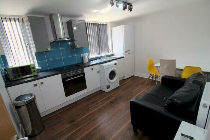 3 Bedroom Apartment To Rent In Hawkins Street, Flat, Preston, Lancashire, PR1
