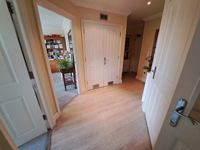 2 Bedroom Apartment For Sale In St. Annes Road, Upperton, Eastbourne, East Sussex, BN21