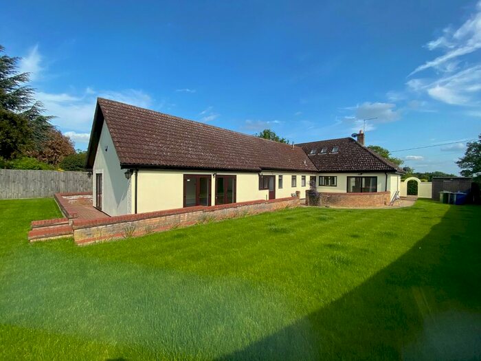5 Bedroom Bungalow For Sale In Newmarket Road, Stow-Cum-Quy, Cambridge, CB25