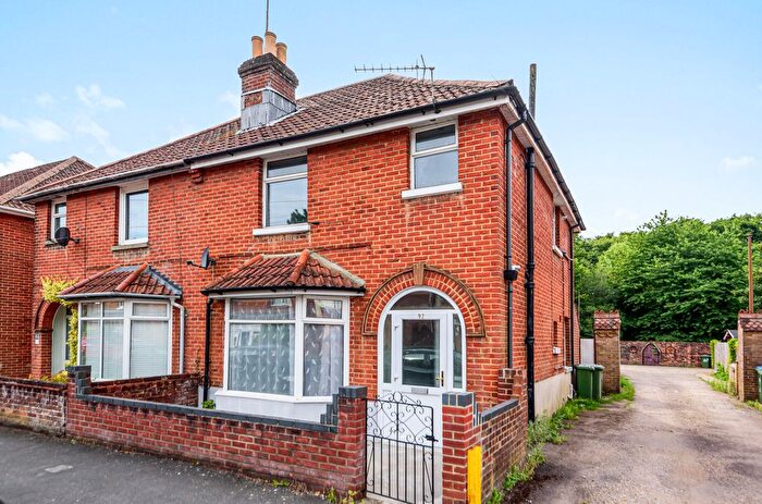 3 Bedroom End Of Terrace House For Sale In Percy Road, Regents Park, Southampton, Hampshire, SO16