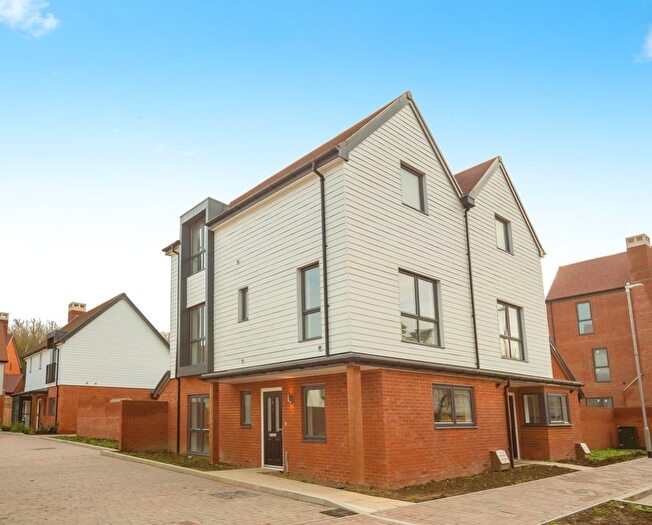 3 Bedroom Semi-Detached House For Sale In Chilmington Rise, Great Chart, Ashford, TN23